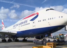 "British Airways", kas nodarbina aptuveni 45 000 cilvēku, uz laiku jau atlaidusi gandrīz 23 000 darbinieku.