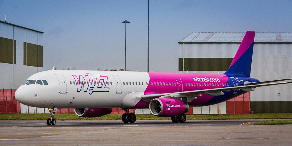 Wizz Air turpinās ievērot stingru ikdienas tīrīšanas grafiku visam strādājošajam avioparkam ar visas lidmašīnas dezinficēšanu pa nakti saskaņā ar oficiālajām vadlīnijām. 