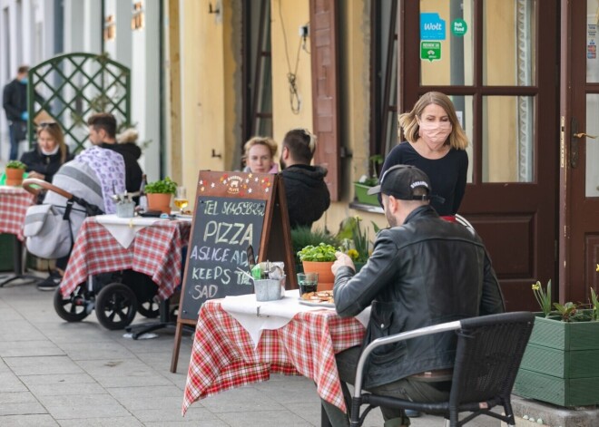 Aicina arī Rīgu kļūt par vietu plašām atvērtā tipa kafejnīcām