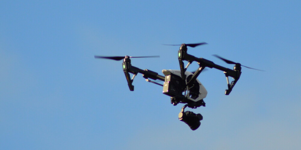 Ночью было получено 10 сообщений о подозрительных летающих объектах, но пропавший дрон еще не найден
