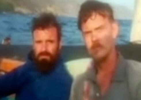 Aizturētie amerikāņi esot 34 gadus vecais Lūks Denmens un 42 gadu vecais Eirens Berijs.