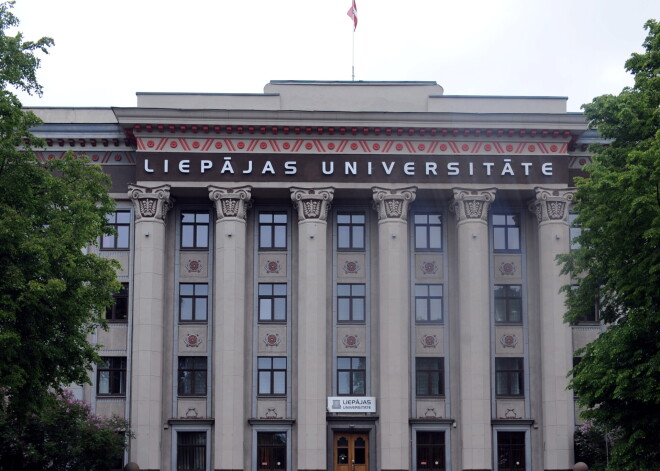 Выпускникам средних школ Латвии надоела неизвестность