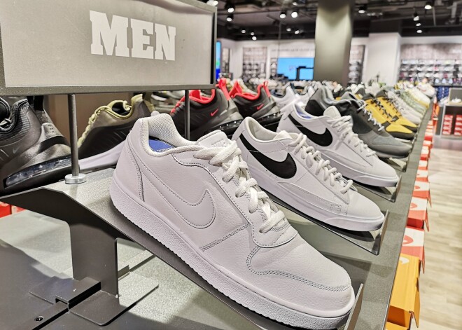 "Nike" radījis īpaši mediķiem paredzētus apavus un ziedos 30 000 pāru