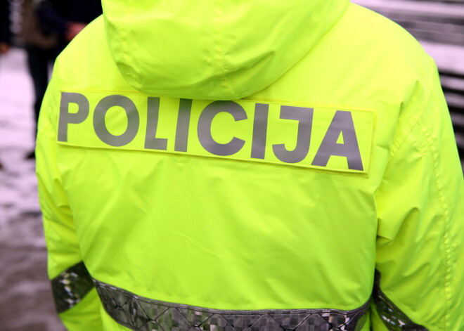 Valsts policija pabeidz izmeklēšanu lietā par laupīšanu Ventspilī