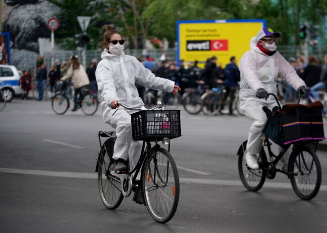 Vīruss maina dzīvesveidu: cilvēki sabiedrisko transportu labprāt sāk aizstāt ar velosipēdu