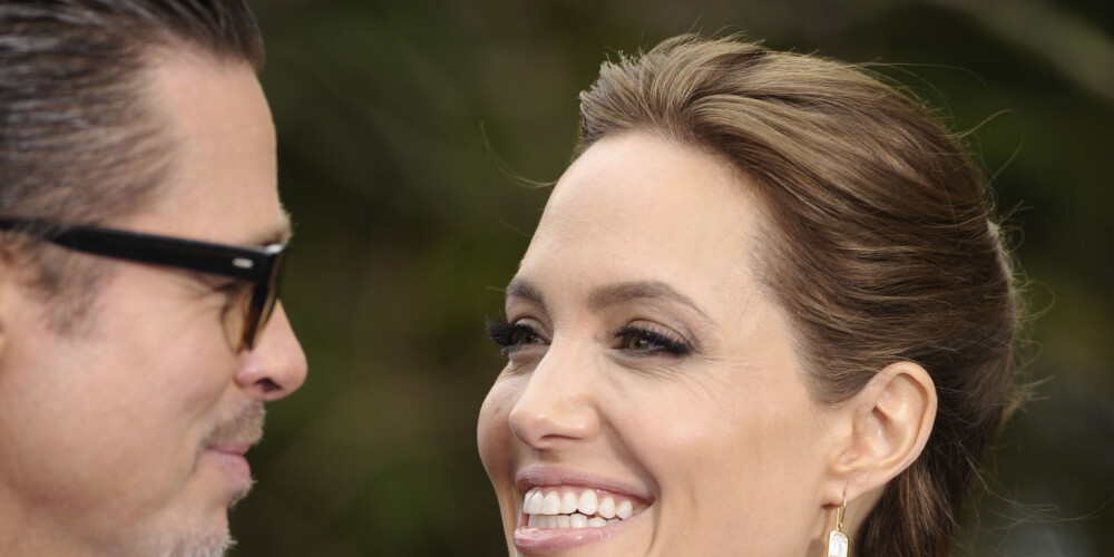«Отношения стали теплее»: Джоли и Питт наладили связь после громкого развода