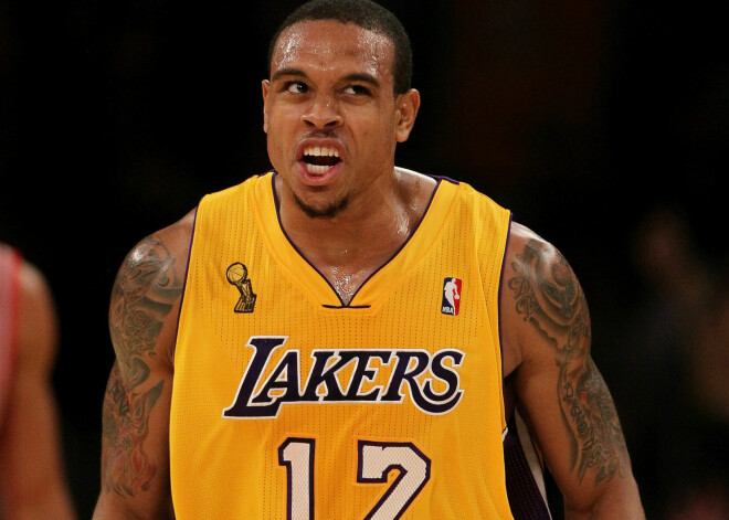 Divkārtējais NBA čempions Brauns arestēts par šaušanu uz cilvēkiem