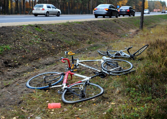 Vakar Līvbērzes pagastā bojā gājis velosipēdists; viņam uzbraucis "Audi" vadītājs