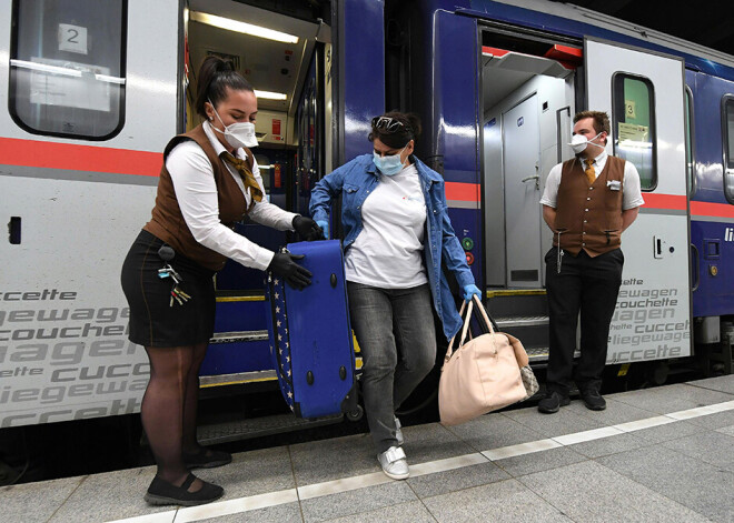 Austrijā ieradies pirmais vilciens ar veco ļaužu aprūpētājiem no Rumānijas