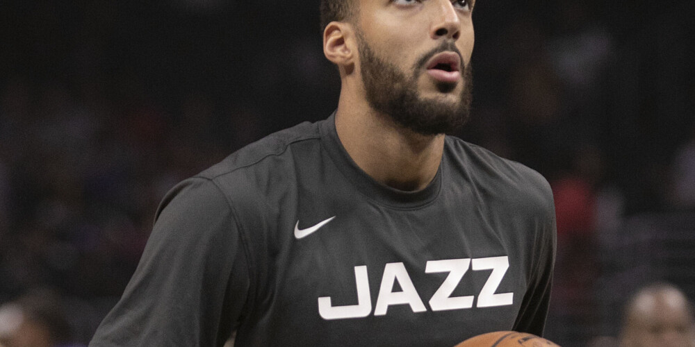 Trešdaļa NBA komandu atsāk treniņus; tostarp pirmā slimnieka Gobēra pārstāvētā "Jazz"