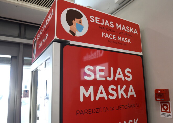 Sejas masku automāts Rīgas Centrālajā dzelzceļa stacijā.