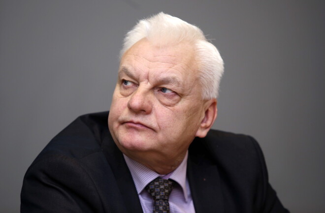 “Dažam palielinājums, citam samazinājums,” piensaimnieku situāciju raksturo nozares runasvīrs Jānis Šolks.