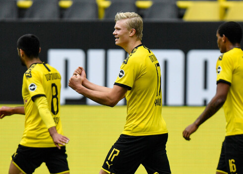 Bundeslīga atsākas ar derbiju un graujošu Dortmundes "Borussia" uzvaru