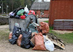 В Риге начнется "новая эра" вывоза мусора: ряд домов может "зарасти" отходами