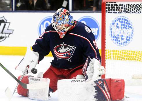 NHL kluba Kolumbusas "Blue Jackets" vārtsargs Elvis Merzļikins. 