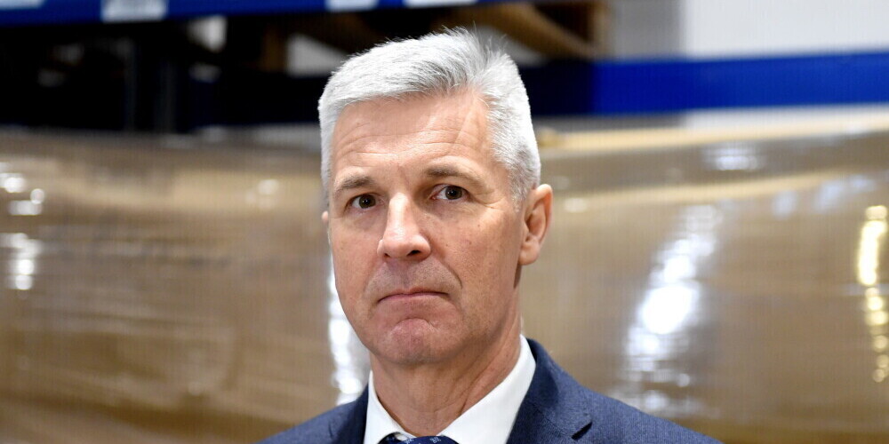 Artis Pabriks (dzimis 1966. gada 22. martā Jūrmalā) ir latviešu politiķis, politikas zinātnes doktors (1996), Latvijas aizsardzības ministrs un Ministru prezidenta biedrs (kopš 2019), 13. Saeimas deputāts. Bijušais Latvijas ārlietu ministrs (2004—2007), Latvijas aizsardzības ministrs (2010—2014), Eiropas Parlamenta deputāts (2014—2018). Pārstāv apvienību "Attīstībai/Par!" un partiju "Latvijas attīstībai" (iepriekš bijis vairāku citu partiju biedrs). Politikas zinātnes doktors (1996), Latvijas Zinātņu akadēmijas korespondētājloceklis