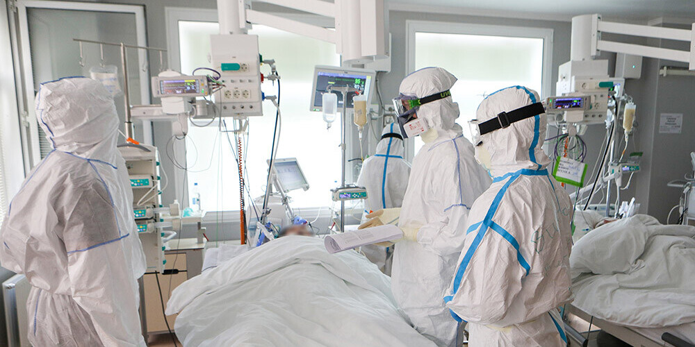 Krievijas slimnīcās Covid-19 pacienti jau aizņem vairāk nekā 90 000 gultas vietu