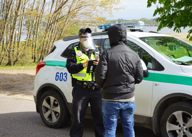 Pēc policijas iesaistes ievērojami uzlabojusies situācija ar sejas aizsegu izmantošanu sabiedriskajā transportā