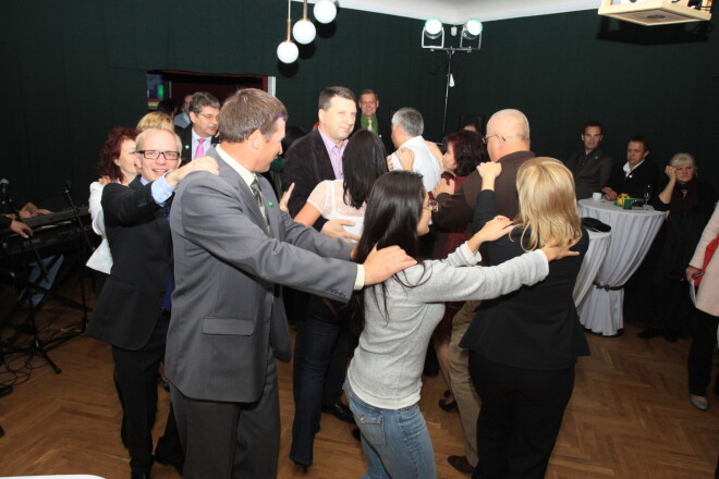 „Zaļzemniekiem” bija vistrakulīgākā ballīte.