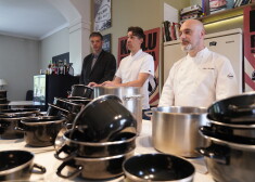 VIDEO: pavāri Mārtiņš Sirmais un Lauris Aleksejevs aicina katru vakaru skandināt katlus