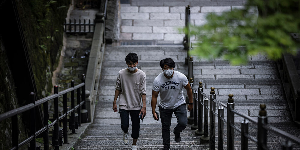 Japāna atceļ ārkārtējo stāvokli, bet tas vēl nenozīmē koronavīrusa uzliesmojuma beigas