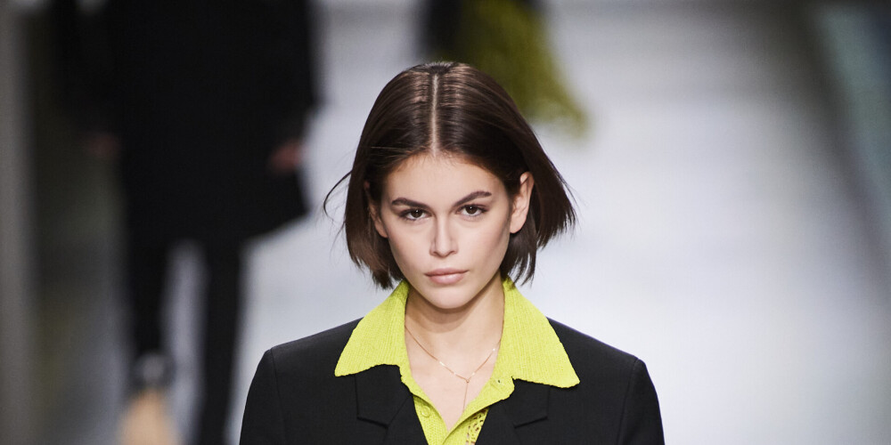 Kaija Gerbere "Bottega Veneta" rudens/ziema 2020 skatē Milānas modes nedēļā 2020. gada februārī. 