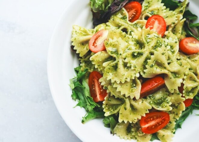5 idejas daudzveidīgai pesto (zaļumu mērces) izmantošanai