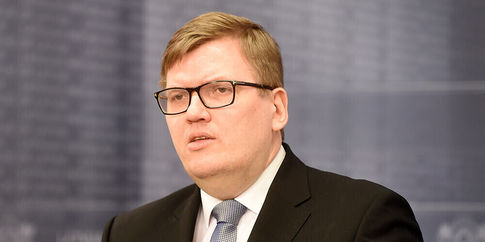 Juris Pūce (dzimis 1980. gada 22. janvārī Rīgā) ir latviešu ekonomists, jurists, pasniedzējs un politiķis. Pašlaik ir Latvijas vides aizsardzības un reģionālās atttīstības ministrs Krišjāņa Kariņa valdībā un partijas "Latvijas attīstībai" valdes priekšsēdētājs. Tika ievēlēts 13. Saeimā no politisko partiju apvienības "Attīstībai/Par!" Kurzemes saraksta. Bijis Ekonomikas ministrijas valsts sekretārs (2010—2013), LMT padomes priekšsēdētāja biedrs (2009—2012), Rīgas Juridiskās augstskolas valdes loceklis (2006—2010), kā arī Rīgas domes deputāts (2017—2018).