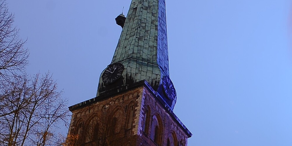 Rīgas Svētā Jēkaba katedrāles torņa smailē atgriezīsies atjaunotais gailis