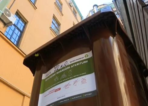 В Риге появился новый вид контейнеров для мусора