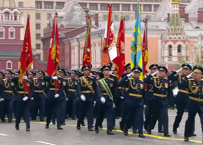 Krievija uz gaidāmo militāro parādi Maskavā atkal aicina pasaules līderus