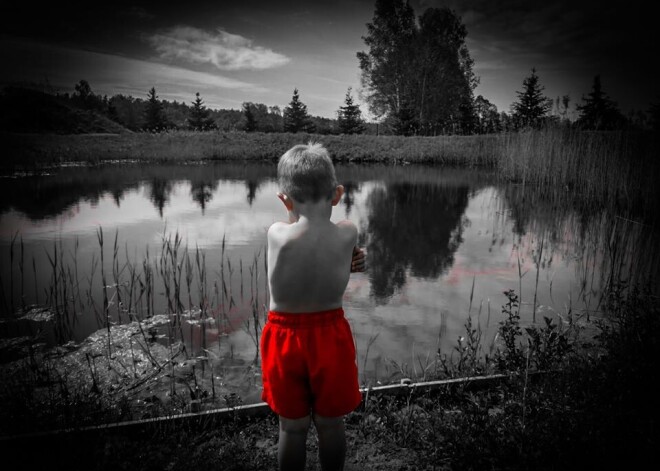 Отец пытался оживить маленького сына: латвийские медики обратились к родителям