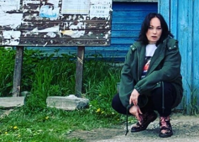 «Работаю в телевизоре»: Лариса Гузеева объяснила, почему ходит без маски и перчаток