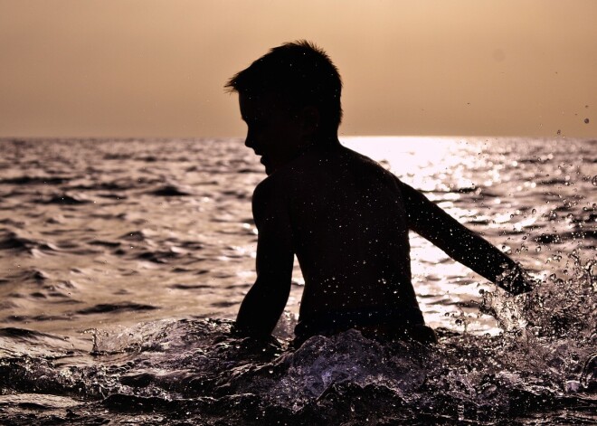 Безопасность детей летом: спасатели просят родителей обсудить пять вопросов