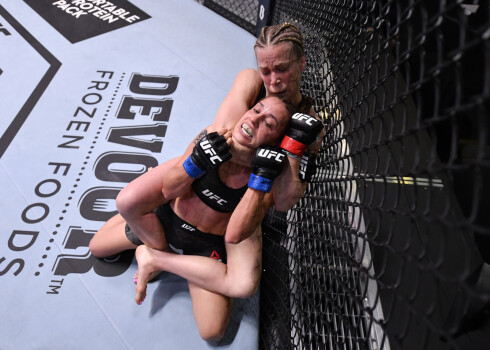Vai tiešām cīņas sports ir domāts sievietēm? UFC skaistules seja pēc cīņas izskatās baisi