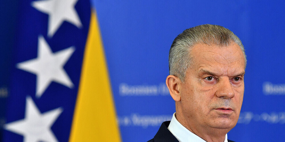 Neapmierinājumā ar valsts migrācijas politiku no amata atkāpjas Bosnijas iekšlietu ministrs