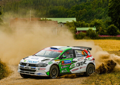 Kadrs no pagājušā gada Somijas rallija.