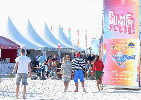 Sieviete piedāvāja iegādāties biļetes uz festivālu "Summer Sound", lai gan viņai tādu nebija.