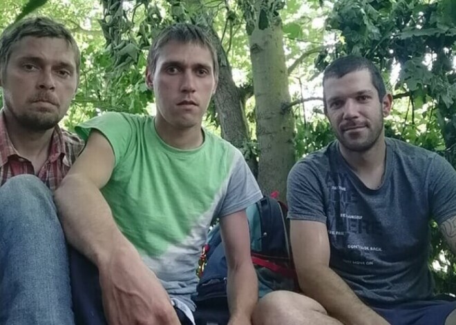Pavērsiens stāstā par puišiem, kas kājām nāk no Vācijas: trijotne noraidījusi Ārlietu ministrijas palīdzību