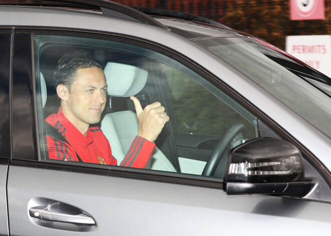 Anglijas premjerlīgā sestā pārbaužu kārta bez koronavīrusa inficētajiem