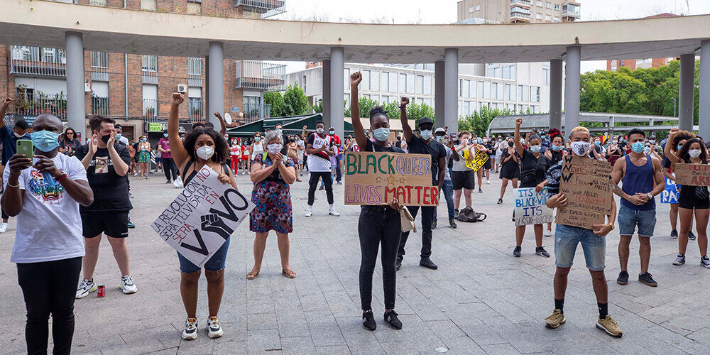 Daudzviet Eiropā notikuši protesti pret rasismu, kur izcēlušās arī sadursmes
