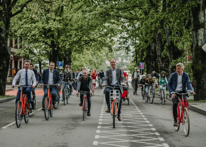 Siguldā šodien atklāj Latvijā pirmo izveidoto velo ielu