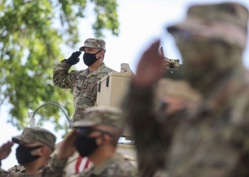 Vācijā pašlaik izvietoti aptuveni 34 500 karavīri, un laikraksts "The Wall Street Journal" piektdien ziņoja, ka Tramps esot devis Pentagonam rīkojumu izvest 9500 karavīru./Ilustratīvs attēls.