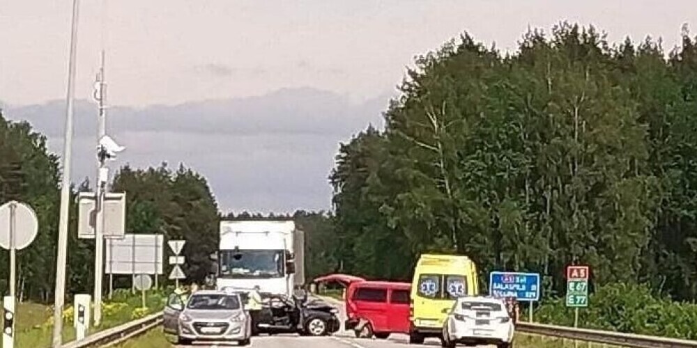 Из-за столкновения четырех авто на Рижской окружной дороге у Кекавы блокировано движение