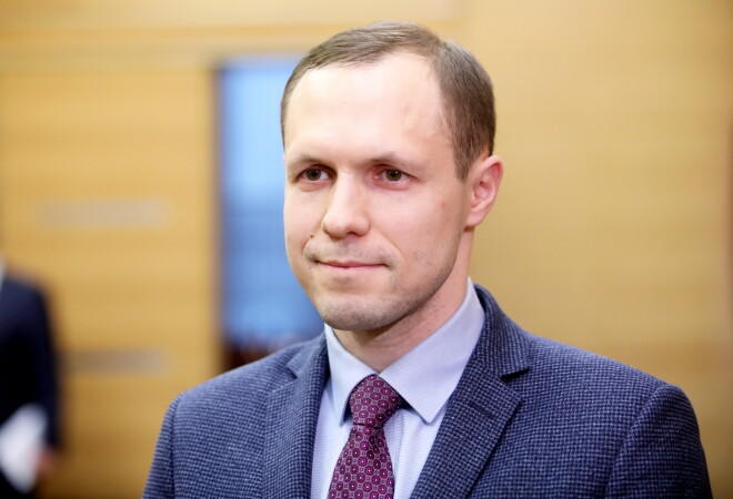 Rīgas domes pagaidu administrācijas loceklis, Tieslietu ministrijas Juridiskā departamenta direktora vietnieks Aleksejs Remesovs.