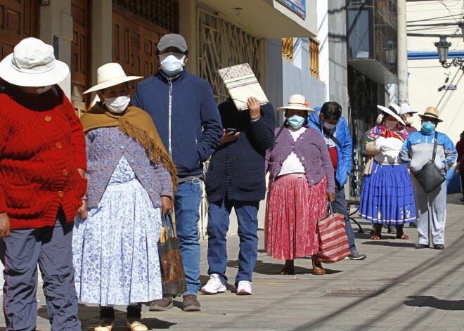 Video: šādi Peru pārmāca cilvēkus, kuri neievēro pandēmijas ierobežojumus. Izrādās, tas strādā