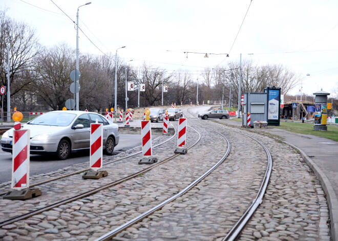 Brasas pārvadu nāksies pārprojektēt, lai saglabātu blakus augošos kokus