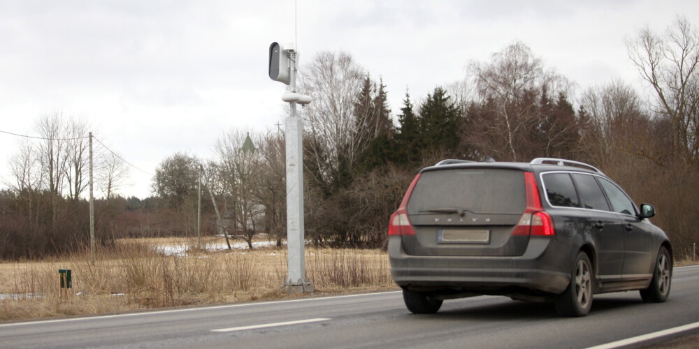 В Риге и Лиепае установлены радары на светофорах