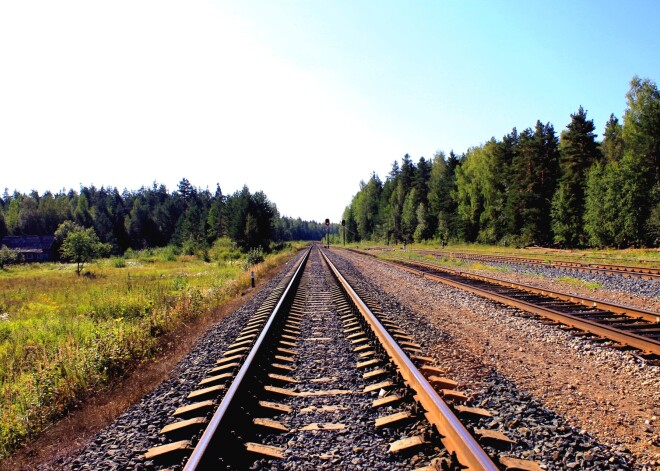 Vēlas panākt "Rail Baltic" atzara būvniecību uz Ādažu militāro bāzi