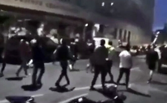 Demonstrācijām uzbrukuši cilvēki, kas saistīti ar turku galēji labējo organizāciju "Pelēkie vilki".